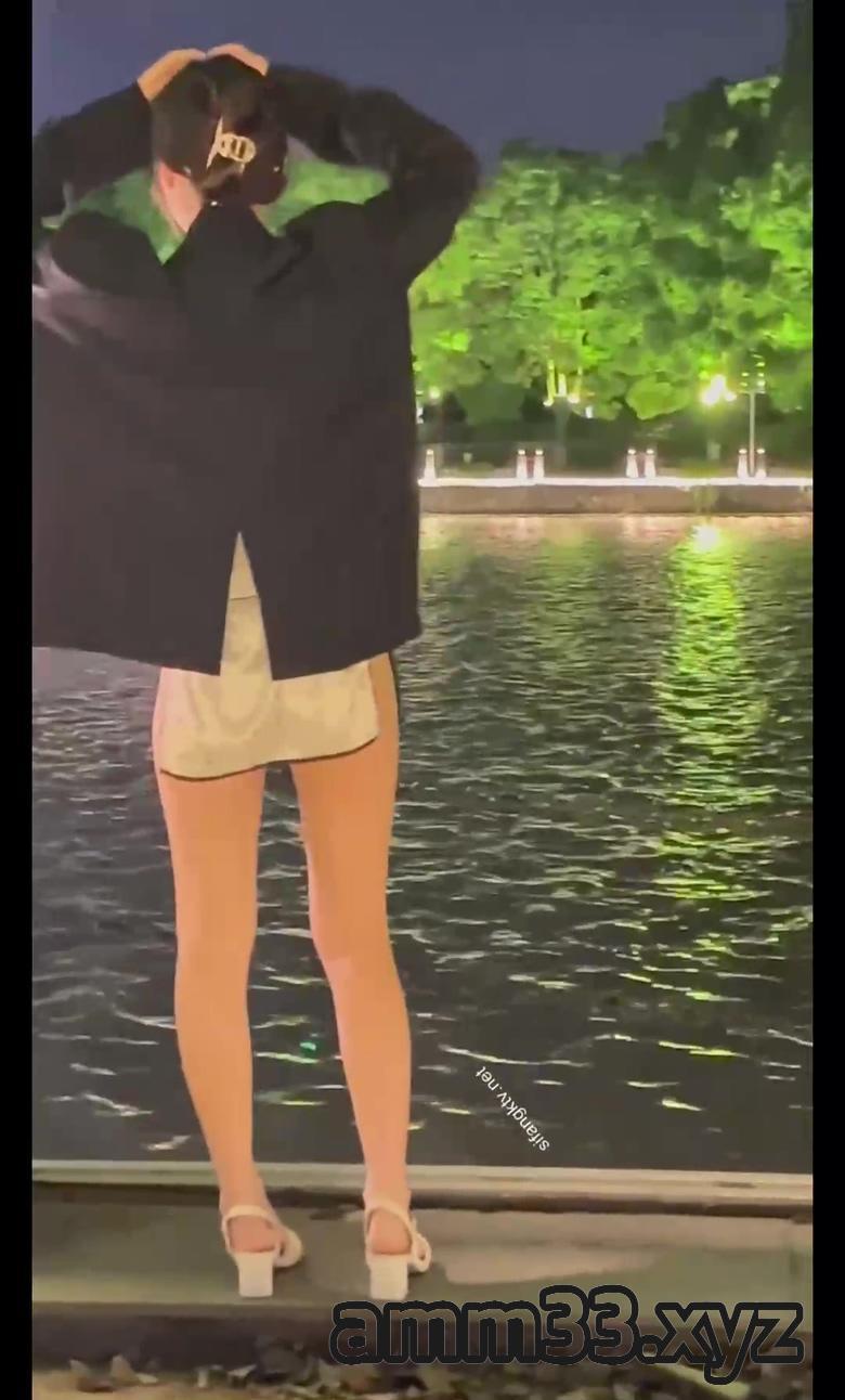 51V2.24GBMP4][小哪吒]户外漏出- 萝莉妹妹